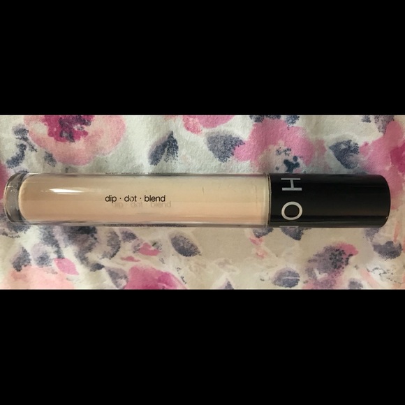 Gel Serum Concealer in Rare Disc. Color Palmier - Picture 2 of 2